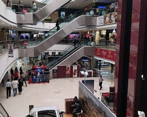 Bhutani City Centre 32